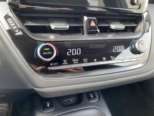 Toyota Corolla 1.8 Hybrid Dynamic ActivLease financial lease