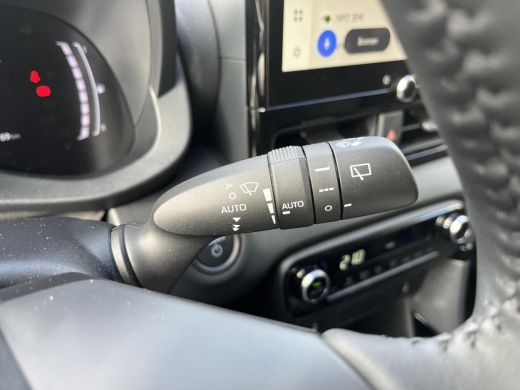 Toyota Yaris 1.5 Hybrid 115 Dynamic | Navigatie | Apple CarPlay/Android auto | Comfort Pack | Parkeersensoren ... ActivLease financial lease