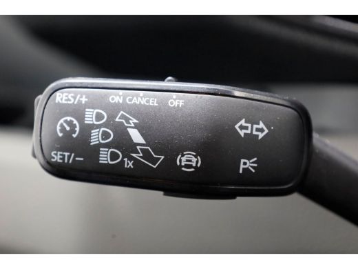 Volkswagen Crafter 35 2.0 TDI 140pk L3H3 (L2H2) Airco/Navi/Camera 10-2020 ActivLease financial lease