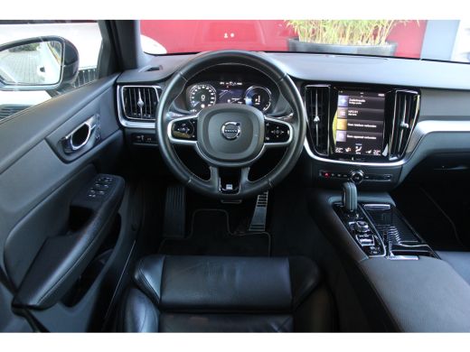 Volvo  V60 2.0 T6 Twin Engine AWD R-Design | Head-up | 360 Camera | Keyless | Stuur/stoelverwarming ActivLease financial lease