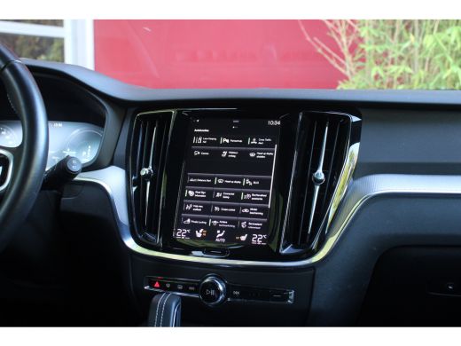 Volvo  V60 2.0 T6 Twin Engine AWD R-Design | Head-up | 360 Camera | Keyless | Stuur/stoelverwarming ActivLease financial lease