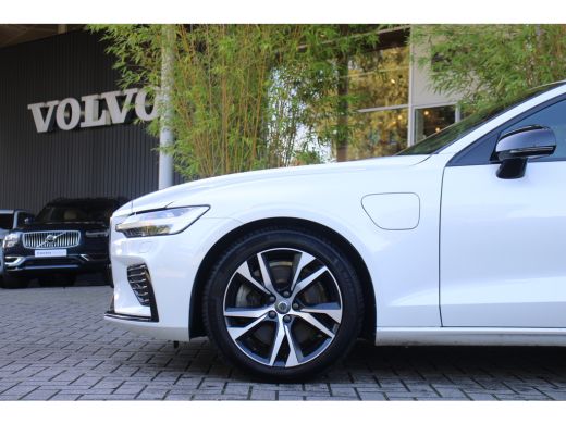 Volvo  V60 2.0 T6 Twin Engine AWD R-Design | Head-up | 360 Camera | Keyless | Stuur/stoelverwarming ActivLease financial lease