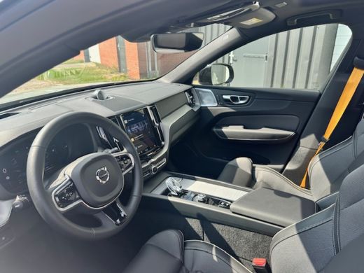 Volvo  XC60 2.0 T8 Plug-in hybrid AWD Ultra Dark | Bowers & Wilkins | Panoramisch Schuifkanteldak | Heads-up ... ActivLease financial lease