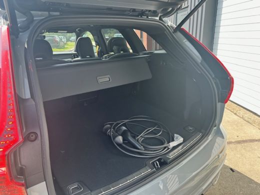 Volvo  XC60 2.0 T8 Plug-in hybrid AWD Ultra Dark | Bowers & Wilkins | Panoramisch Schuifkanteldak | Heads-up ... ActivLease financial lease