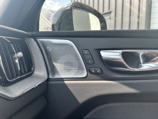 Volvo  XC60 2.0 T8 Plug-in hybrid AWD Ultra Dark | Bowers & Wilkins | Panoramisch Schuifkanteldak | Heads-up ... ActivLease financial lease