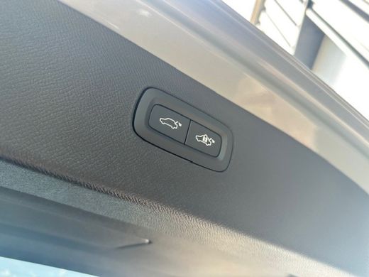 Volvo  XC90 2.0 T8 Plug-in hybrid AWD Ultra Dark | 2 stoelen op derde rij | Audio installatie premium | Elekt... ActivLease financial lease