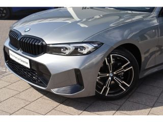 BMW 3 Serie Touring 318i M Sport Automaat / Panoramadak / Trekhaak / Sportstoelen / Achteruitrijcamera / Comf...