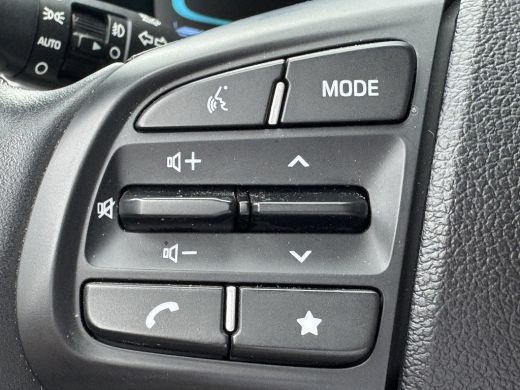 Hyundai i10 1.0 66pk Premium | Camera | Navigatie | Carplay | Climate control | Cruise control | Armsteun voo... ActivLease financial lease