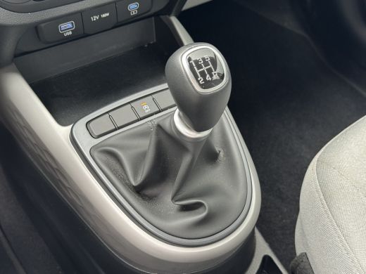 Hyundai i10 1.0 66pk Premium | Camera | Navigatie | Carplay | Climate control | Cruise control | Armsteun voo... ActivLease financial lease