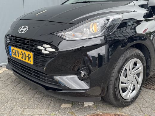 Hyundai i10 1.0 66pk Premium | Camera | Navigatie | Carplay | Climate control | Cruise control | Armsteun voo... ActivLease financial lease