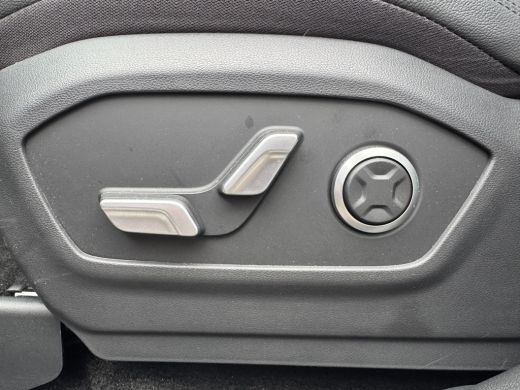 Hyundai Santa Fe 1.6 T-GDI 252pk PHEV Premium Plus 4WD 7p. | Elektrische trekhaak | Sidesteps | Premium Audio | Be... ActivLease financial lease