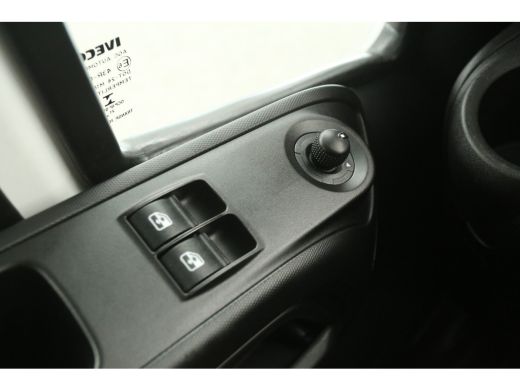 Iveco Daily 35C16H 2.3 410 157PK Dubbellucht Laadklep Bakwagen Laadbak Airco 3 Persoons Elektrpakket ActivLease financial lease