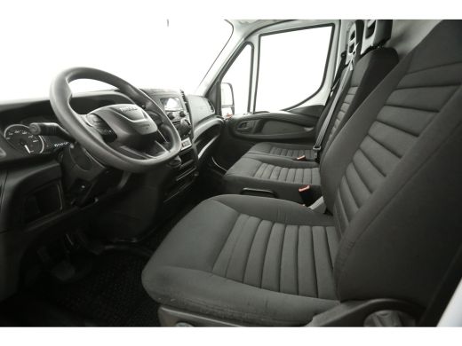 Iveco Daily 35C16H 2.3 410 157PK Dubbellucht Laadklep Bakwagen Laadbak Airco 3 Persoons Elektrpakket ActivLease financial lease