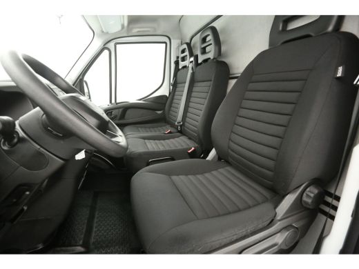 Iveco Daily 35C16H 2.3 410 157PK Dubbellucht Laadklep Bakwagen Laadbak Airco 3 Persoons Elektrpakket ActivLease financial lease