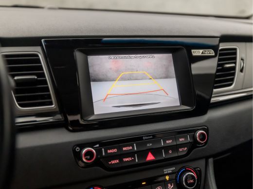 Kia Niro 1.6 GDi Hybrid Sport 142Pk Automaat (APPLE CARPLAY, PARELMOER, NAVIGATIE, CAMERA, LEDER, SPORTSTO... ActivLease financial lease