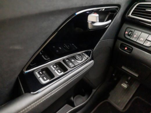 Kia Niro 1.6 GDi Hybrid Sport 142Pk Automaat (APPLE CARPLAY, PARELMOER, NAVIGATIE, CAMERA, LEDER, SPORTSTO... ActivLease financial lease