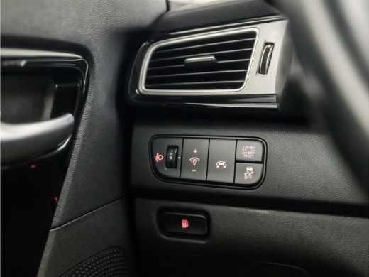 Kia Niro 1.6 GDi Hybrid Sport 142Pk Automaat (APPLE CARPLAY, PARELMOER, NAVIGATIE, CAMERA, LEDER, SPORTSTO... ActivLease financial lease