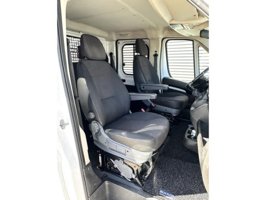 Peugeot Boxer 2.2 165PK L4 DC Dubbele cabine Peugeot Boxer Open laadbak 2.2 BlueHDi 165 L4 Zwaar DC 3.5t ActivLease financial lease