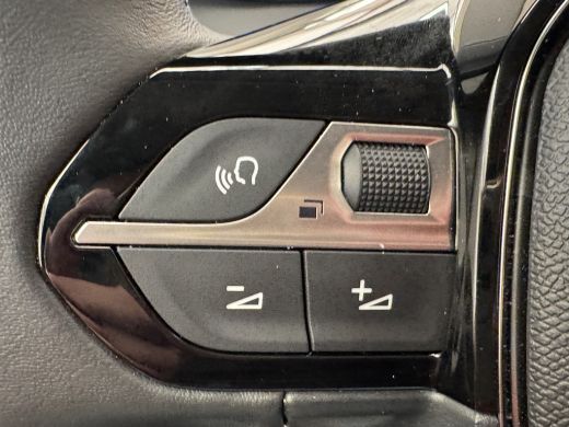 Peugeot e-208 EV Style 50 kWh Stoelverwarming | Keyless Entry & Start | LED | Parkeersensoren Achter | Apple Ca... ActivLease financial lease