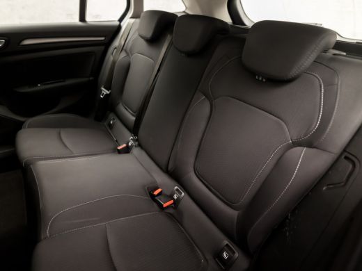 Renault Mégane Estate 1.3 TCe Sport (APPLE CARPLAY, VIRTUAL COCKPIT, NAVIGATIE, CLIMATE, CAMERA, TREKHAAK, SPORTSTOELEN... ActivLease financial lease