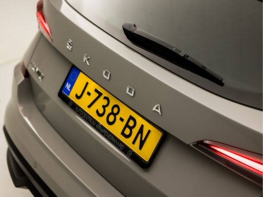 Skoda Kamiq 1.0 TSI Sport (APPLE CARPLAY, GROOT NAVI, CLIMATE, GETINT GLAS, ZWART HEMEL, SPORTSTOELEN, LED KO... ActivLease financial lease