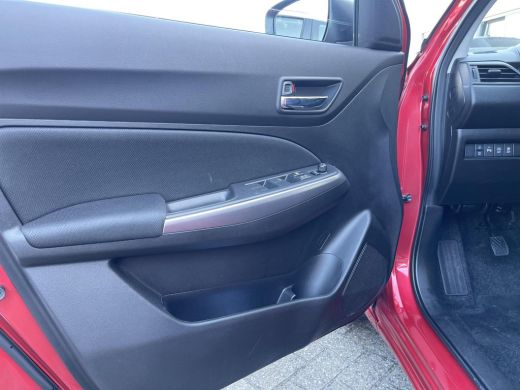 Suzuki Swift 1.2 Style Smart Hybrid Navigatiesysteem | Stoelverwarming | Parkeersensoren achter | Adaptieve Cr... ActivLease financial lease