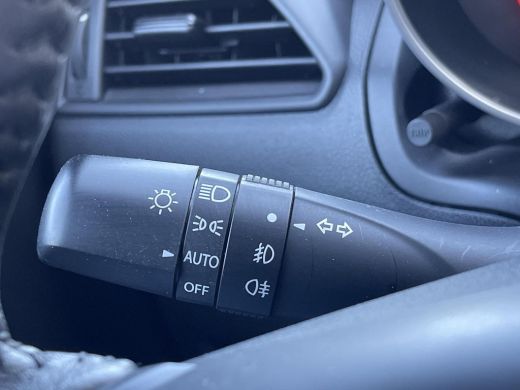 Suzuki Swift 1.2 Style Smart Hybrid Navigatiesysteem | Stoelverwarming | Parkeersensoren achter | Adaptieve Cr... ActivLease financial lease