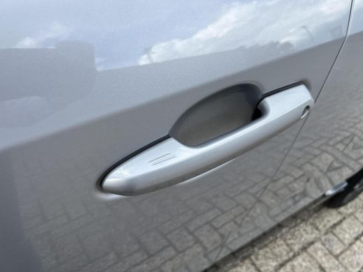 Toyota RAV4 2.5 Plug-in Hybrid AWD Bi-Tone Plus ActivLease financial lease