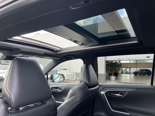 Toyota RAV4 2.5 Plug-in Hybrid AWD Bi-Tone Plus ActivLease financial lease