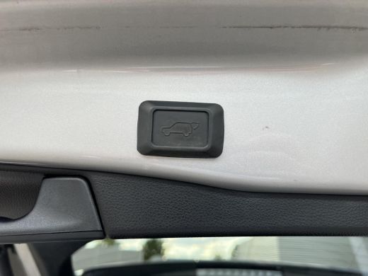 Toyota RAV4 2.5 Plug-in Hybrid AWD Bi-Tone Plus ActivLease financial lease