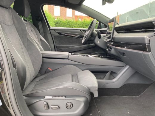 Volkswagen ID.7 Pro Business | Achterbank in ongelijke delen neerklapbaar incl. middenarmsteun en doorlaadmogelij... ActivLease financial lease