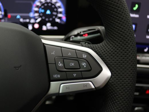 Volkswagen Passat Variant 1.5 eHybrid R-Line Edition 272PK DSG Matrix led, trekhaak, side assist, schuif-kanteldak,... ActivLease financial lease