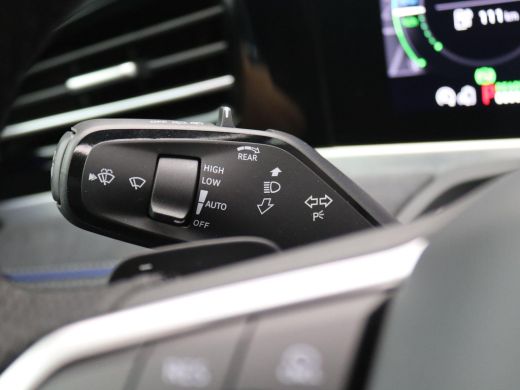 Volkswagen Passat Variant 1.5 eHybrid R-Line Edition 272PK DSG Matrix led, trekhaak, side assist, schuif-kanteldak,... ActivLease financial lease