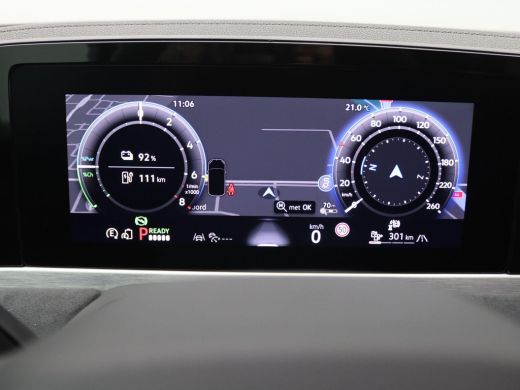 Volkswagen Passat Variant 1.5 eHybrid R-Line Edition 272PK DSG Matrix led, trekhaak, side assist, schuif-kanteldak,... ActivLease financial lease