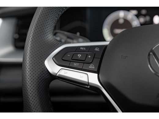 Volkswagen Tayron 1.5 eHybrid 204pk R-Line Edition | Panoramadak | Head-Up | Adaptive Cruise | 20" | 360 Camera ActivLease financial lease