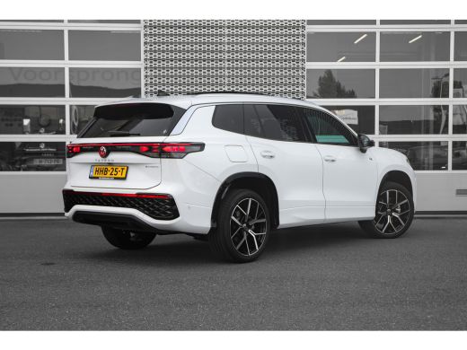 Volkswagen Tayron 1.5 eHybrid 204pk R-Line Edition | Panoramadak | Head-Up | Adaptive Cruise | 20" | 360 Camera ActivLease financial lease