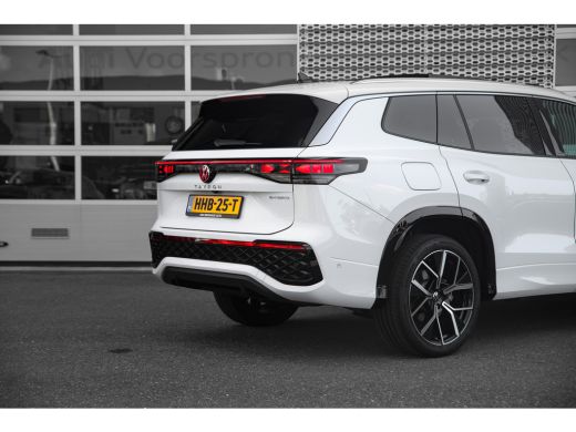 Volkswagen Tayron 1.5 eHybrid 204pk R-Line Edition | Panoramadak | Head-Up | Adaptive Cruise | 20" | 360 Camera ActivLease financial lease