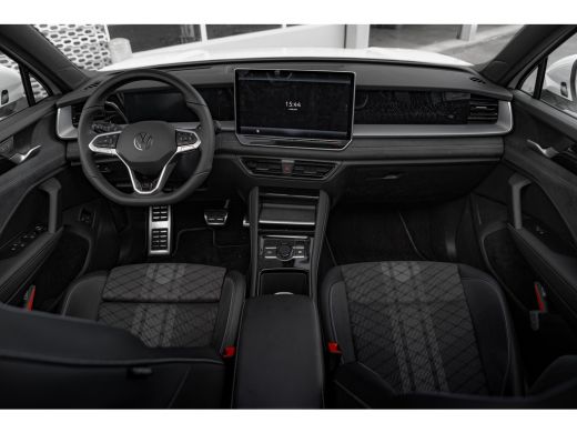 Volkswagen Tayron 1.5 eHybrid 204pk R-Line Edition | Panoramadak | Head-Up | Adaptive Cruise | 20" | 360 Camera ActivLease financial lease
