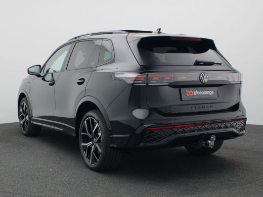Volkswagen Tiguan 1.5 eHybrid R-Line Edition 272PK DSG black style, matrix led, trekhaak, panoramadak, 360gr. camer... ActivLease financial lease