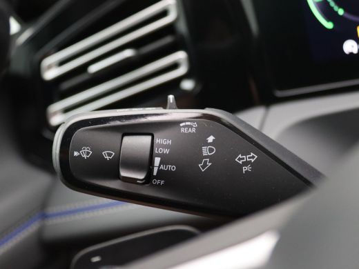 Volkswagen Tiguan 1.5 eHybrid R-Line Edition 272PK DSG black style, matrix led, trekhaak, panoramadak, 360gr. camer... ActivLease financial lease