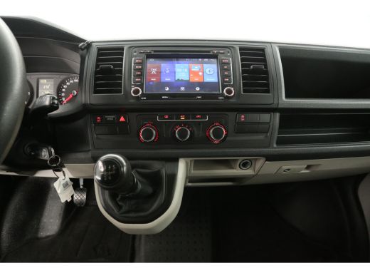 Volkswagen Transporter 2.0 TDI L2H1 | Dubbele Cabine | 6 Persoons | Airco Trekhaak LED PDC 17''LMV Sidebars ActivLease financial lease