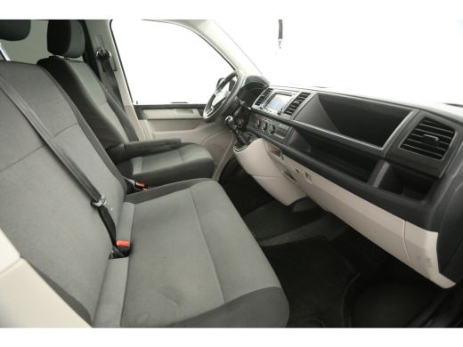 Volkswagen Transporter 2.0 TDI L2H1 | Dubbele Cabine | 6 Persoons | Airco Trekhaak LED PDC 17''LMV Sidebars ActivLease financial lease