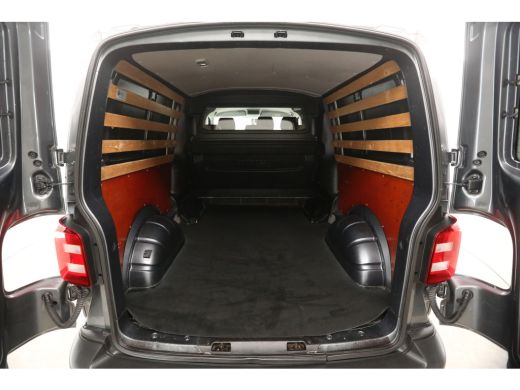 Volkswagen Transporter 2.0 TDI L2H1 | Dubbele Cabine | 6 Persoons | Airco Trekhaak LED PDC 17''LMV Sidebars ActivLease financial lease