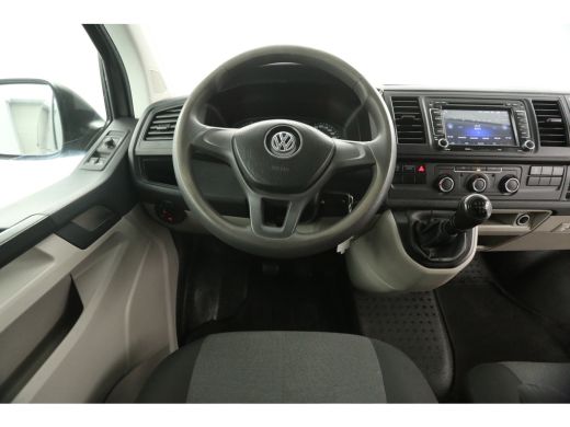 Volkswagen Transporter 2.0 TDI L2H1 | Dubbele Cabine | 6 Persoons | Airco Trekhaak LED PDC 17''LMV Sidebars ActivLease financial lease