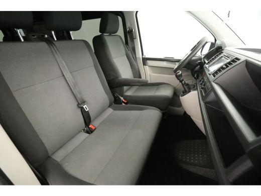 Volkswagen Transporter 2.0 TDI L2H1 | Dubbele Cabine | 6 Persoons | Airco Trekhaak LED PDC 17''LMV Sidebars ActivLease financial lease