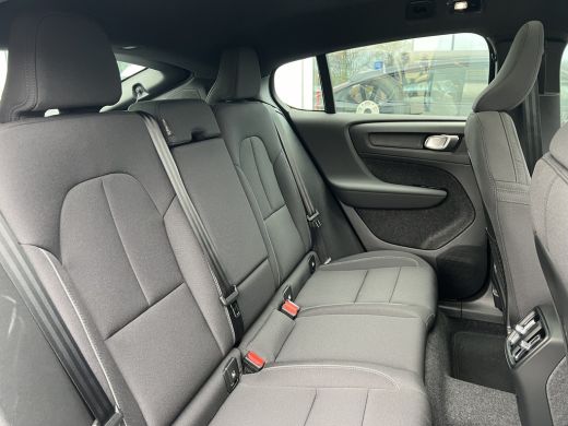 Volvo  C40 Single Motor Extended Range Plus 82 kWh | Camera | Panoramadak | Stoelverwarming | ELektrische Ac... ActivLease financial lease