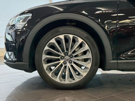 Audi e-tron 50 quattro edition 71 kWh | Achteruitrijcamera | Apple CarPlay / Android Auto incl. extra USB-poo... ActivLease financial lease
