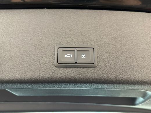Audi e-tron 50 quattro edition 71 kWh | Achteruitrijcamera | Apple CarPlay / Android Auto incl. extra USB-poo... ActivLease financial lease