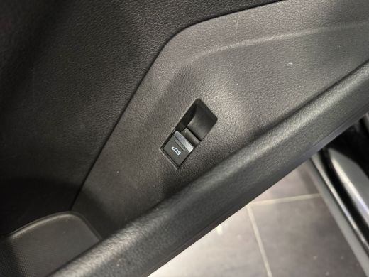 Audi e-tron 50 quattro edition 71 kWh | Achteruitrijcamera | Apple CarPlay / Android Auto incl. extra USB-poo... ActivLease financial lease
