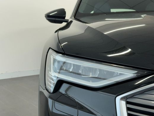 Audi e-tron 50 quattro edition 71 kWh | Achteruitrijcamera | Apple CarPlay / Android Auto incl. extra USB-poo... ActivLease financial lease